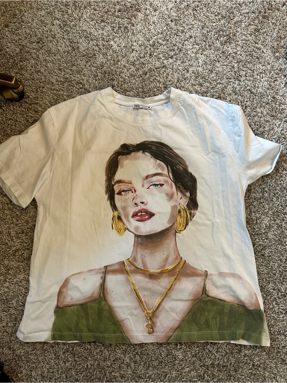Zara White Short-Sleeve Tee with Painted Portrait and Green Accents - Picture 1 of 2